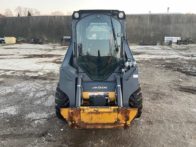 2017 JOHN DEERE 318G SKID STEER LOADER