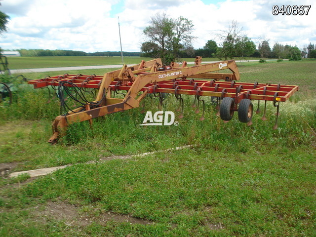 Planting  Unverferth Cultiplanter II Cart Photo