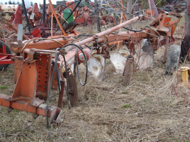 Tillage - Plows  Allis Chalmers 2000 Plow Photo