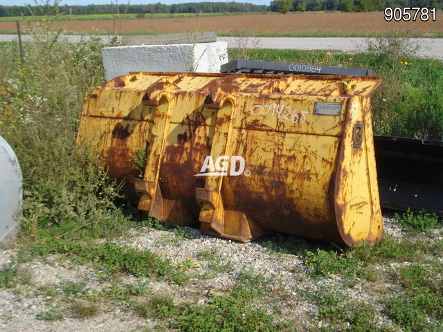 Attachments  Bucket Photo