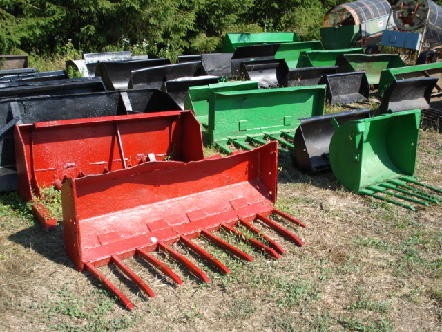 Attachments  Various Fork Buckets Photo