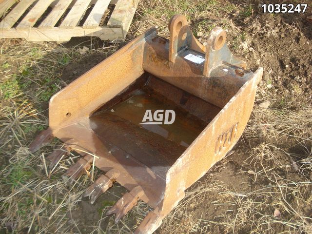 Attachments  H&H Mfg. Ltd. 28 INCH Bucket Photo