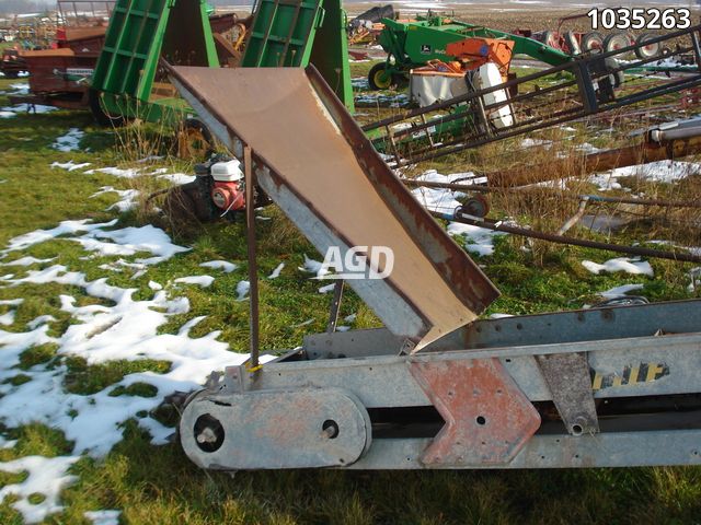 Augers/Conveyers  Little Giant Electric Bale Elevator Photo