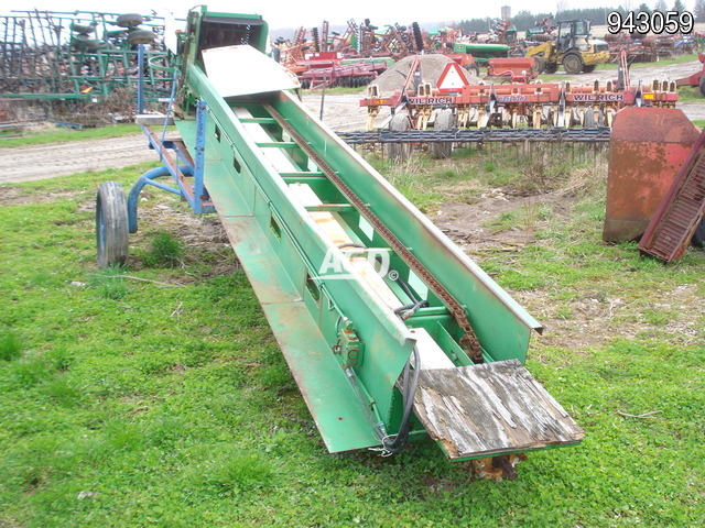 Hay/Forage/Livestock  Bale Chopper Photo