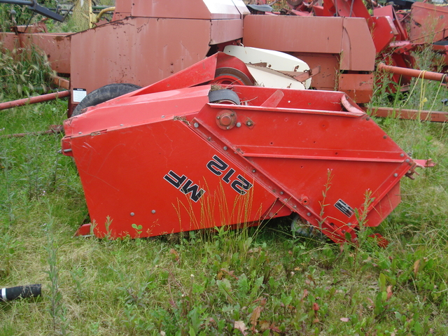 MF 212 Bale Thrower