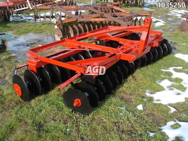 Tillage - Discs  Massey Ferguson 7.5 FT Disc Photo