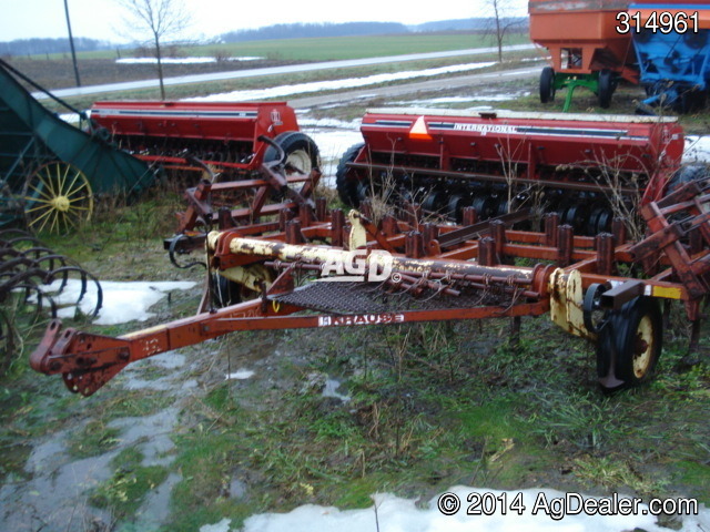 Tillage - Cultivators  16ft Krause Cultivator Photo