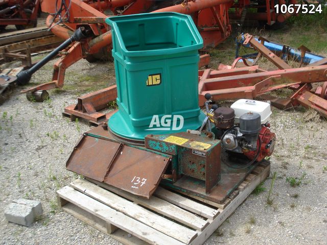 Hay/Forage/Livestock  WIC 9-89 Bale Chopper Photo