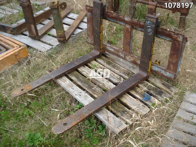 Attachments  Steel Pallet Fork Photo