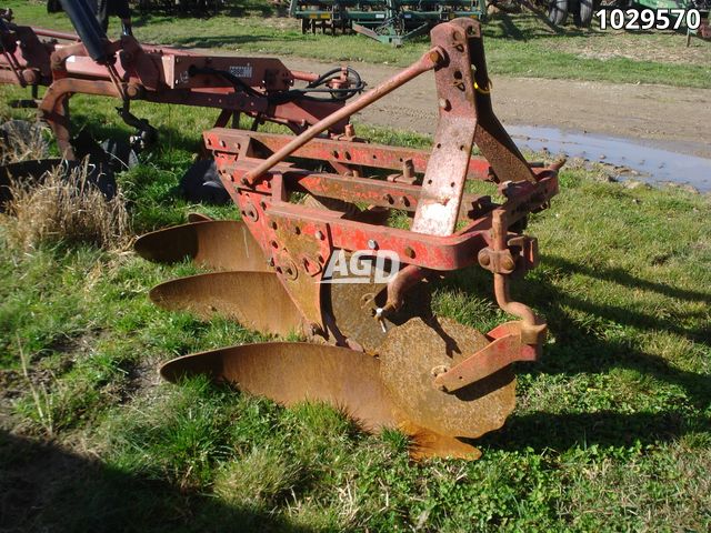 Tillage - Plows  Massey Ferguson 3F Plow Photo