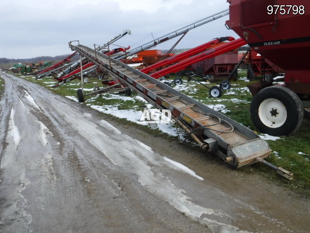 Augers/Conveyers  Little Giant Bale Elevator Photo