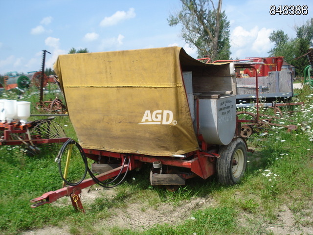 Vegetable Equipment  Delhi Holland Transplanter Photo