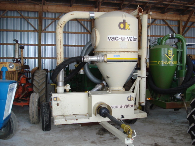 Grain Handling  DK Vac-U-Lator Grain Vac Photo