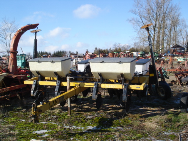 Planting  Landoll Planter Photo