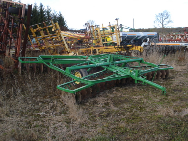 Tillage - Discs  John Deere Disc Photo