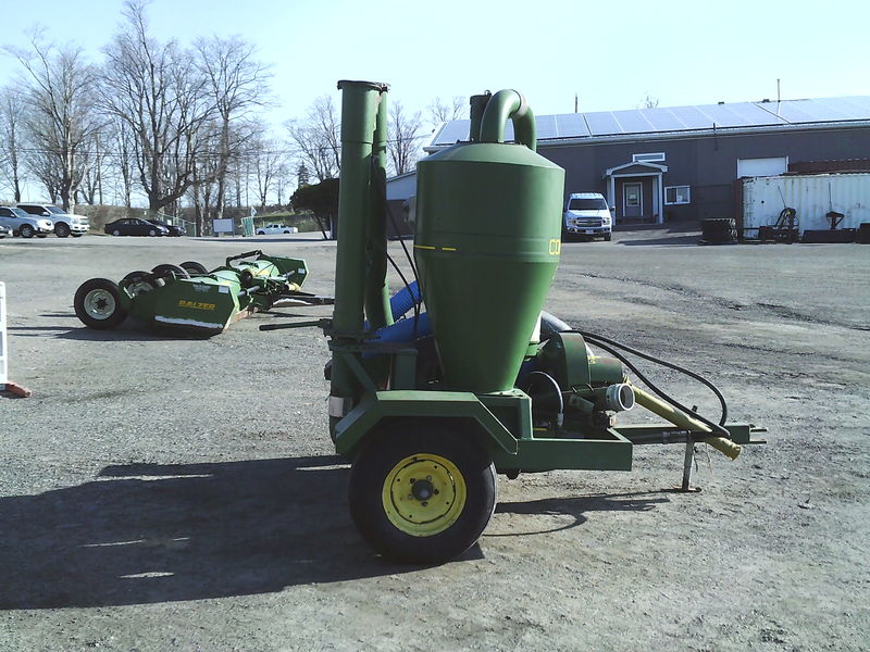 Grain Vacuums and Augers  Conveyair 3505 Grain Vacuum Photo