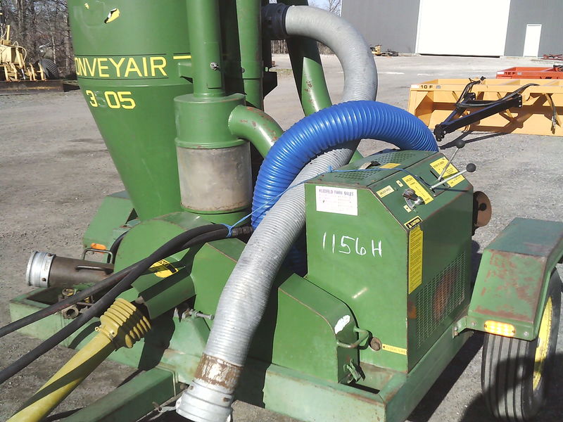 Grain Vacuums and Augers  Conveyair 3505 Grain Vacuum Photo