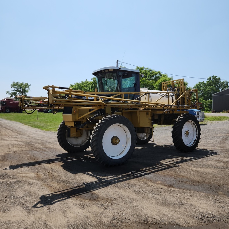 Sprayers  Ag Chem Rogator 854 Sprayer Photo