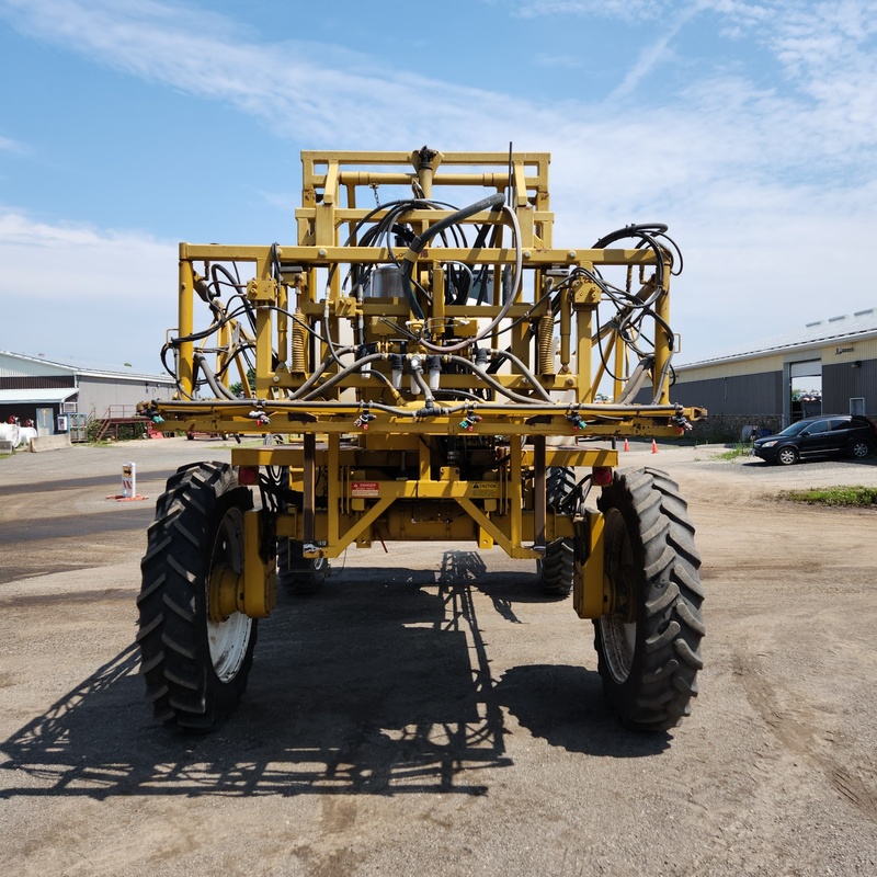 Sprayers  Ag Chem Rogator 854 Sprayer Photo