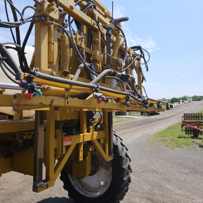 Sprayers  Ag Chem Rogator 854 Sprayer Photo