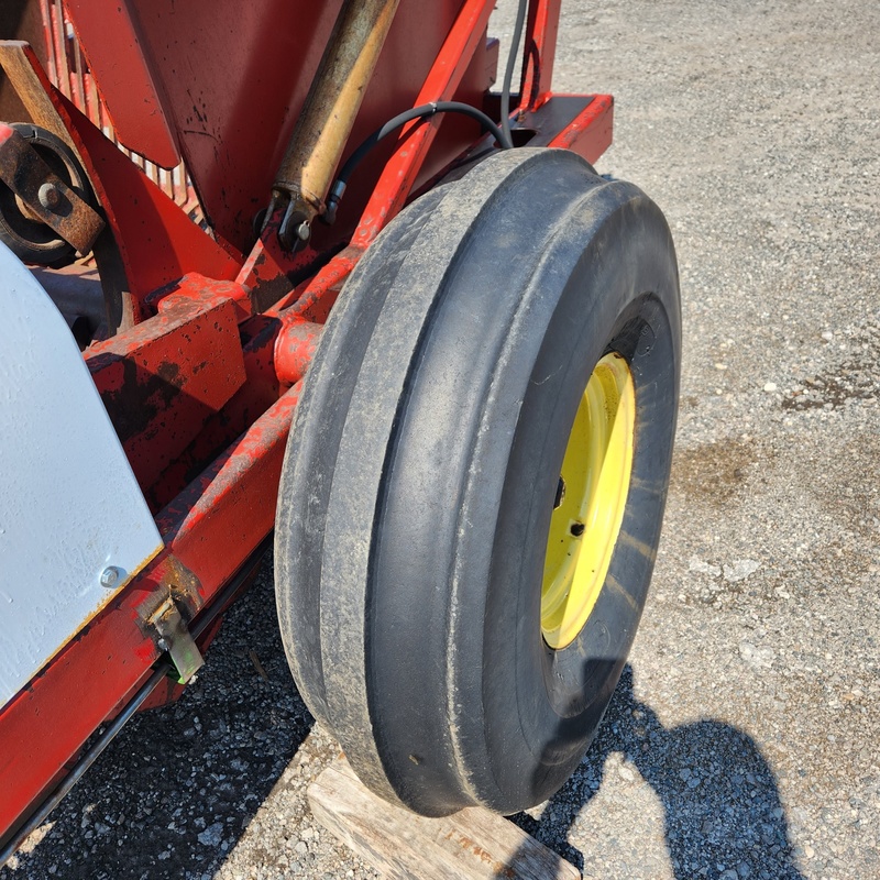 Rock Pickers and Rock Rakes  Harmon 5460 Rock Picker Photo