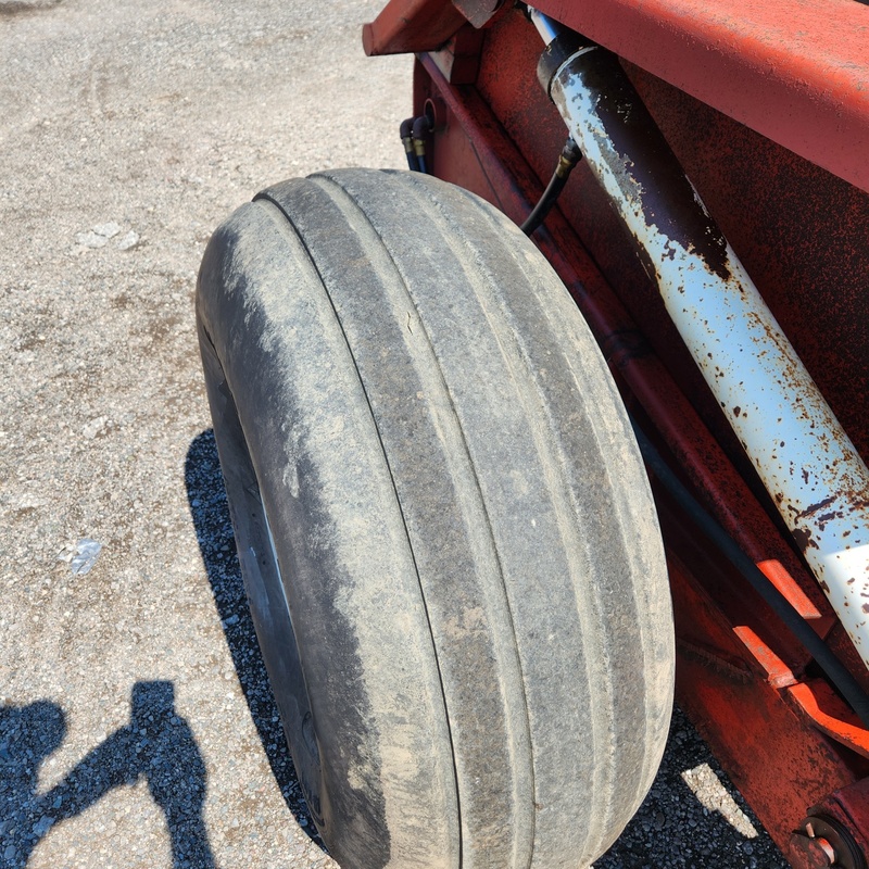 Rock Pickers and Rock Rakes  Leon 6800 Rock Picker Photo