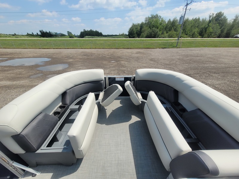 Boats  2023 Sylvan Mirage 818 Cruise Yamaha F60 Photo