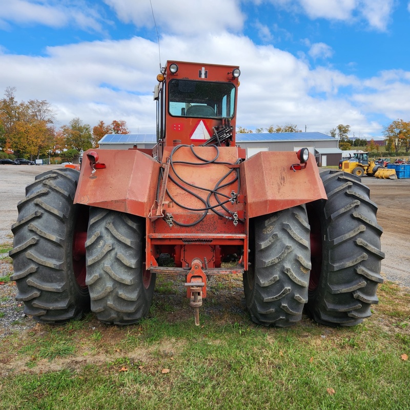 Tractors - Farm  International 4568 Tractor  Photo