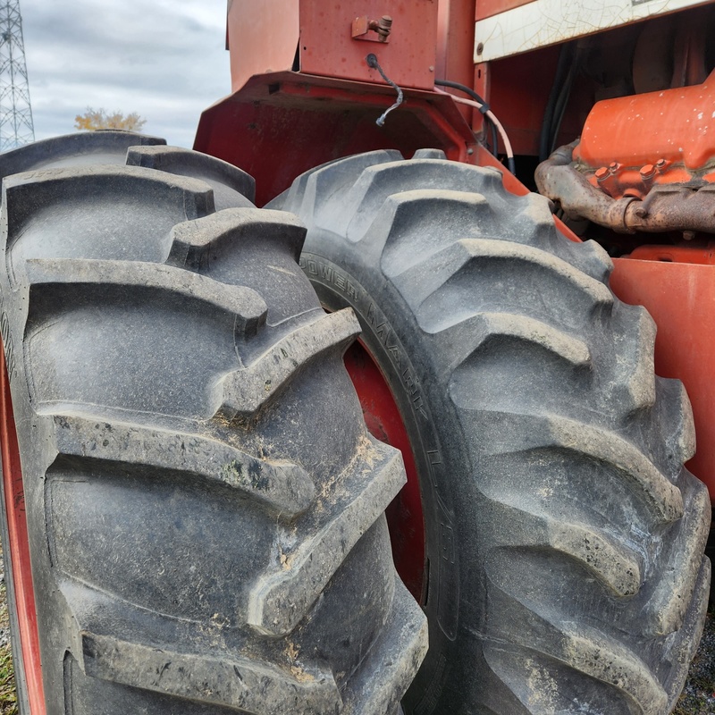 Tractors - Farm  International 4568 Tractor  Photo