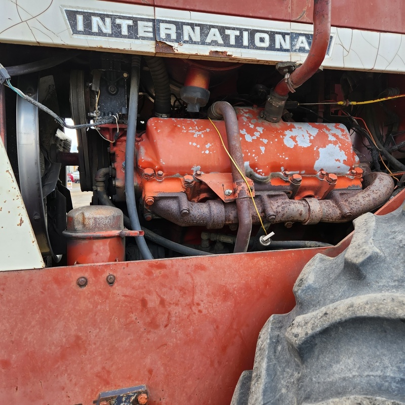 Tractors - Farm  International 4568 Tractor  Photo