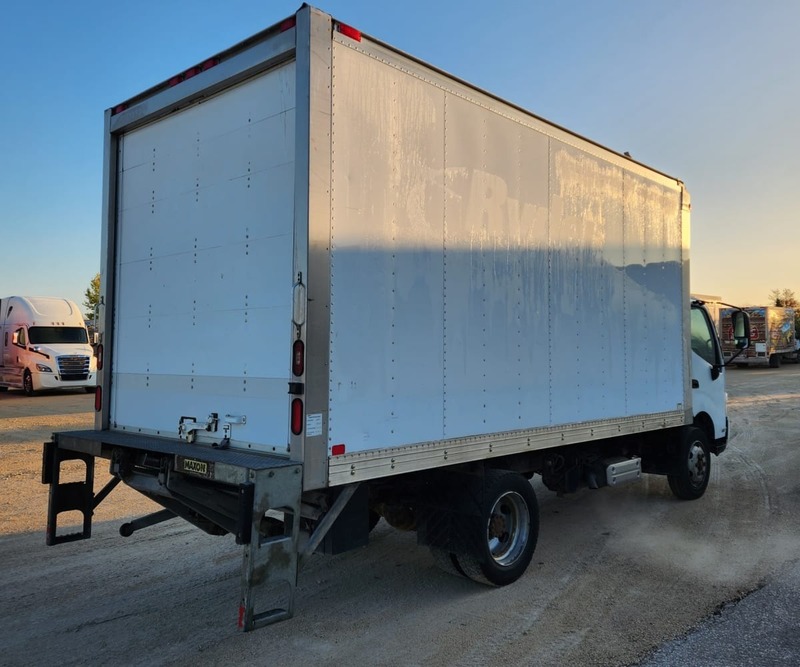 Transportation/Trucks  2018 HINO 195 Box Truck Photo