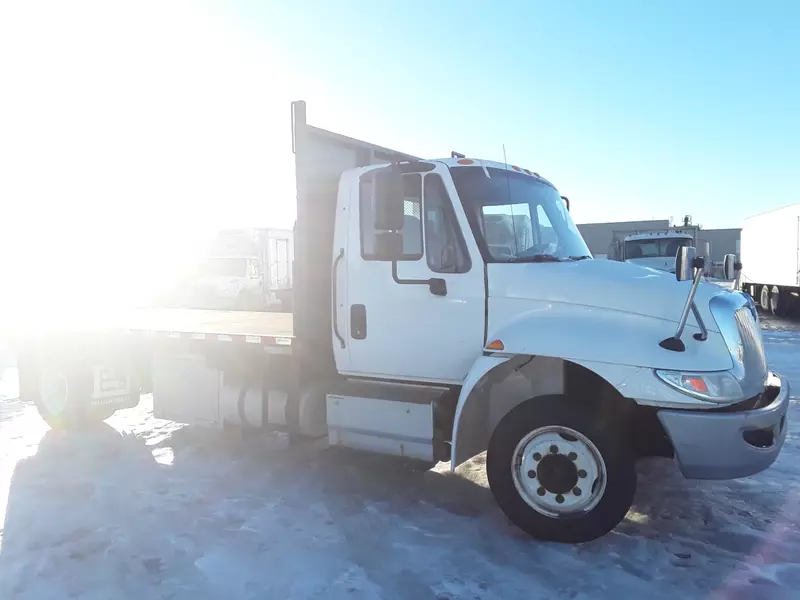 2017 Navistar International 4300 SBA