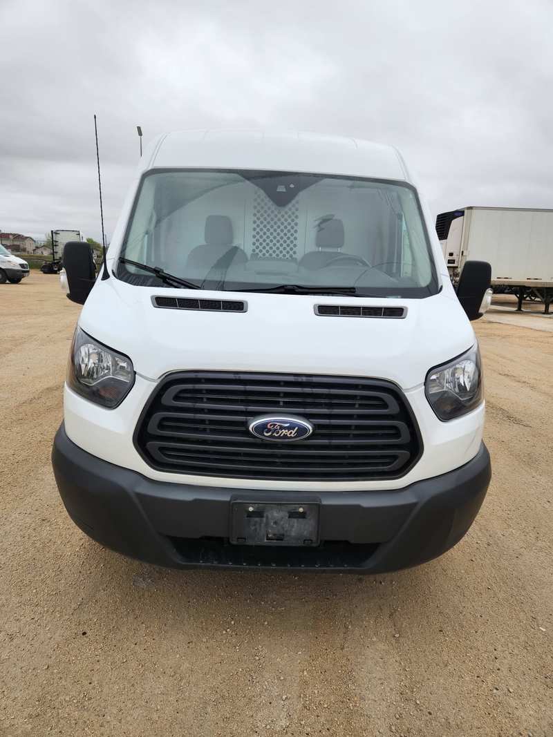 Transportation/Trucks  2018 Ford TRANSIT 250 Photo