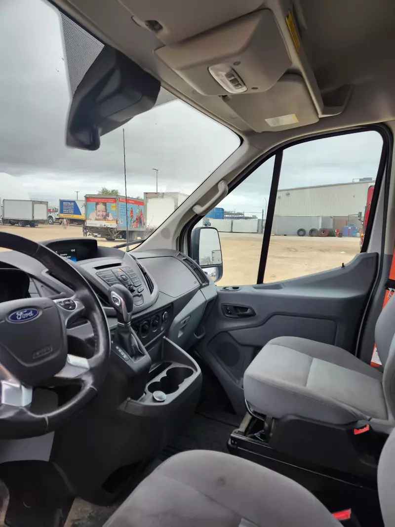 Transportation/Trucks  2018 Ford TRANSIT 250 Photo