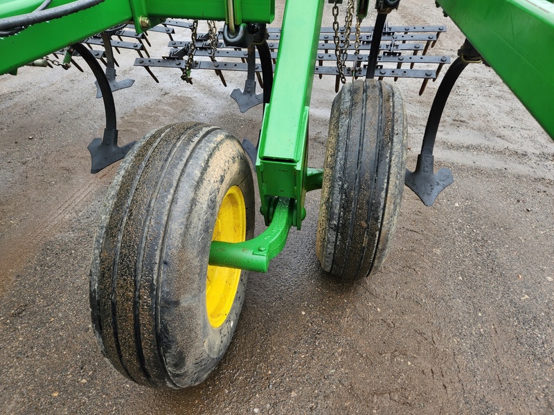 Cultivators  John Deere 980 Cultivator  Photo