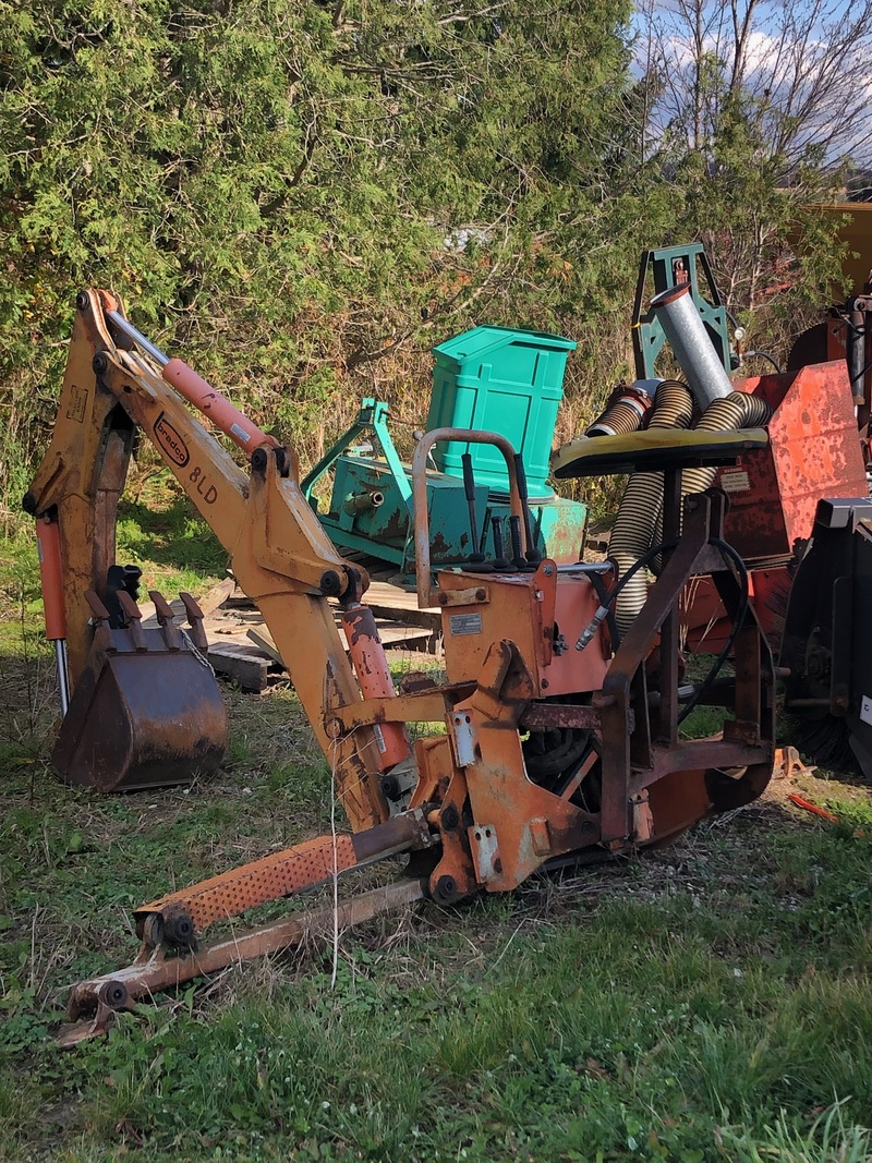 Construction  Bradco 8LD Backhoe Photo