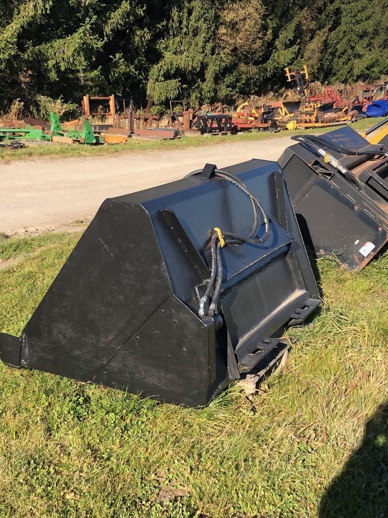 Attachments  Auger Unload Feeder Bucket 6ft - Skid Steer & Quick Attach Photo