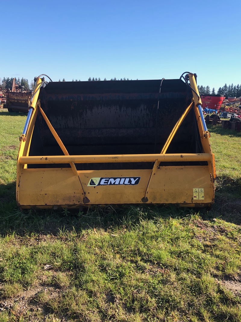 Attachments  Emily Silage Defacer (2M30) Photo