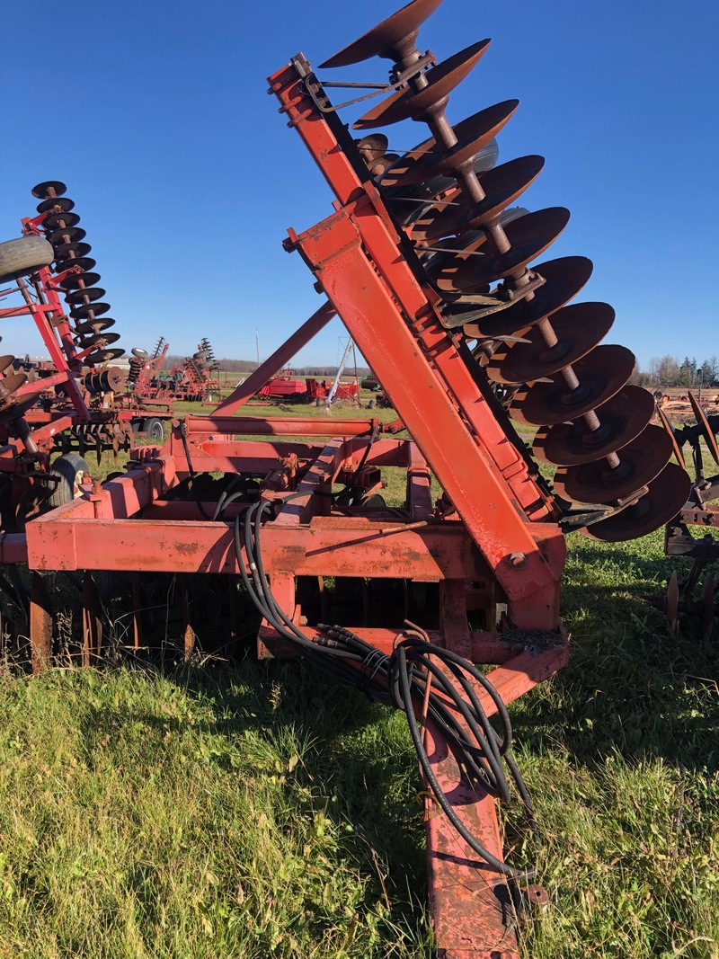 Tillage - Discs  Allis Chalmers 16ft Centerfold Disc Photo