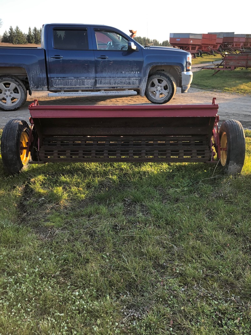 Hay/Forage/Livestock  New Holland 401~ Steel Mesh Hay Crimper Photo