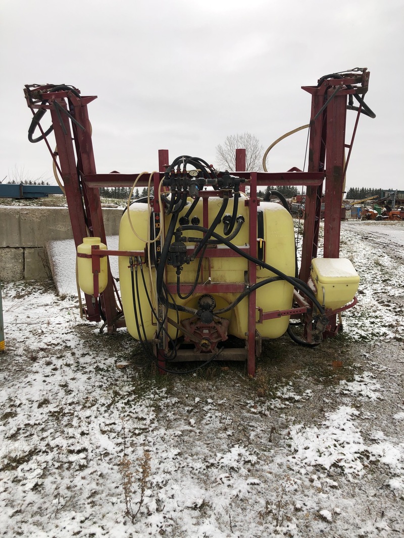 Chemical/Fertilizer Application  Hardi 250 Gallon 3pt Sprayer 38ft booms Photo