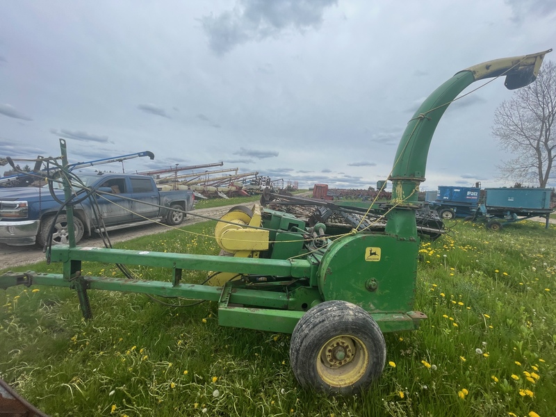 Hay/Forage/Livestock  John Deere 35 Forage Harvester with Hay Head Photo