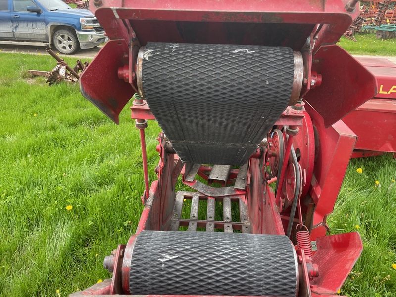 Hay/Forage/Livestock  New Holland 310 Baler with Thrower & Super Sweep Photo