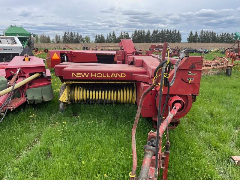 Hay/Forage/Livestock  New Holland 310 Baler with Thrower & Super Sweep Photo