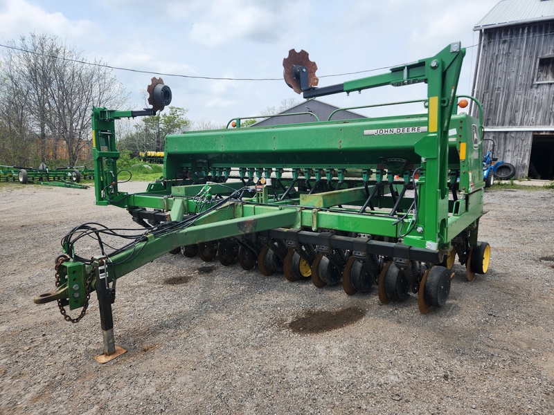 Planting Equipment  John Deere 750 No-Till Drill  Photo