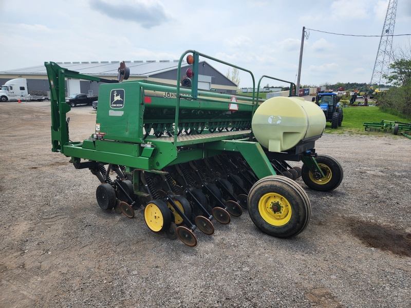 Planting Equipment  John Deere 750 No-Till Drill  Photo