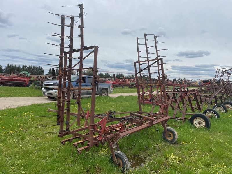 Tillage - Harrow  26ft Westfield Harrow - Hydraulic Fold Photo