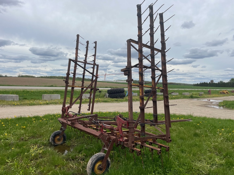 Tillage - Harrow  26ft Westfield Harrow - Hydraulic Fold Photo