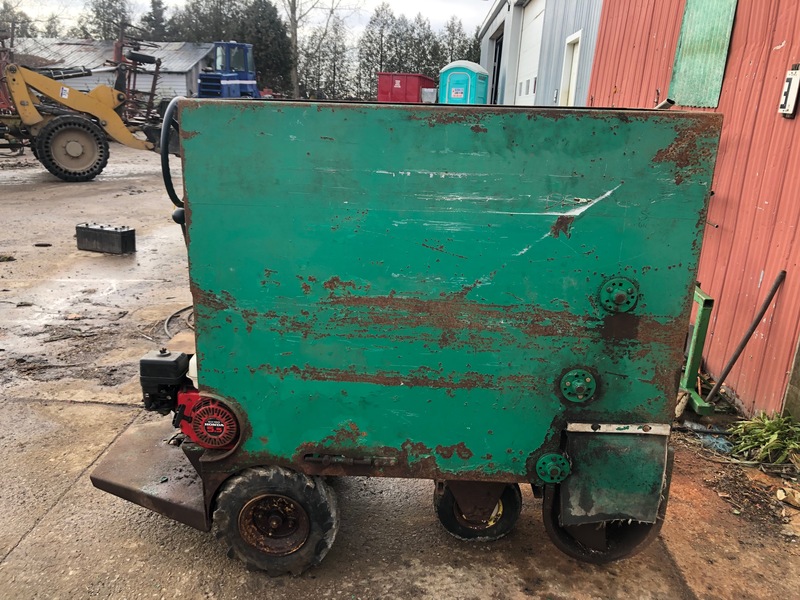 Hay/Forage/Livestock  WIC 32 Feed Cart - Gas Powered - Self-propelled Photo