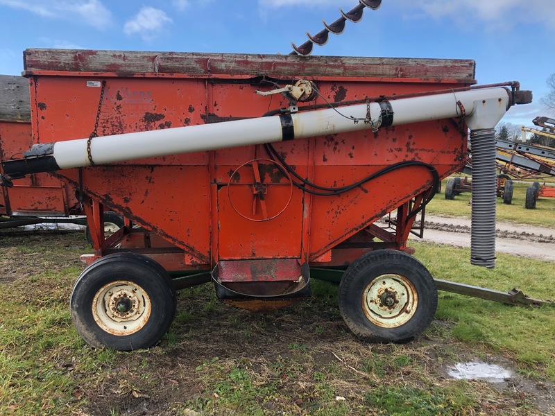 Wagons  Killbros ~ Hydraulic Fertilizer Wagon with 2 Augers Photo